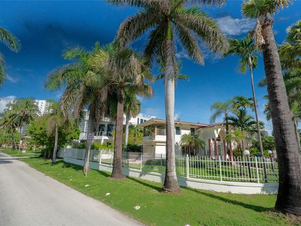2701 N Atlantic Blvd, Fort Lauderdale FL 33308