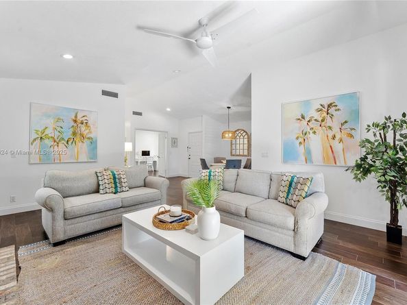 58 Ironwood Way N, Palm Beach Gardens FL 33418