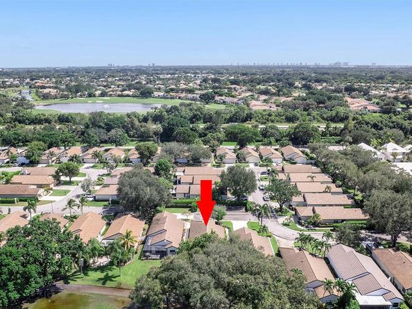 58 Ironwood Way N, Palm Beach Gardens FL 33418