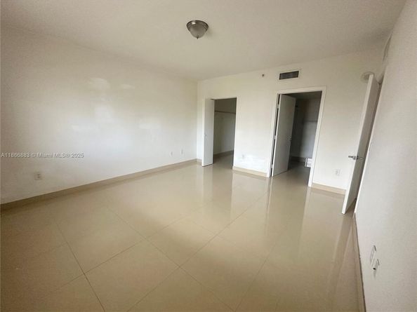 36 NW 6th Ave 806, Miami FL 33128