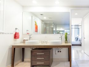 485 Brickell Ave 4702, Miami FL 33131