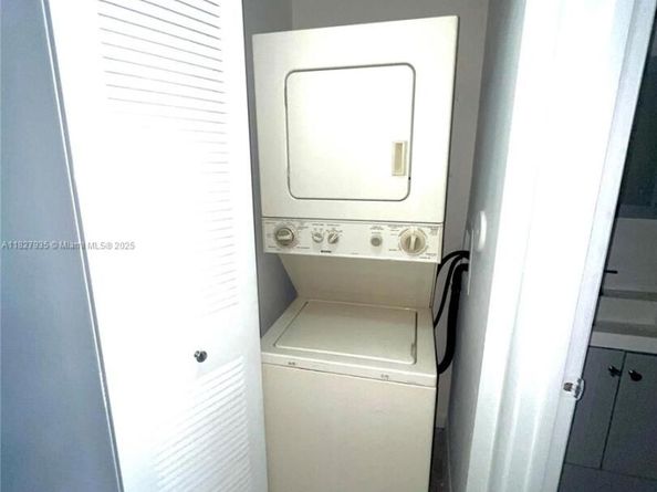 2331 NW 96th Ter 17F, Pembroke Pines FL 33024