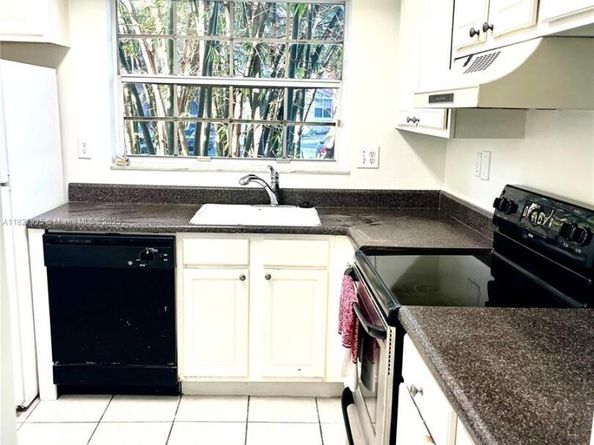 2331 NW 96th Ter 17F, Pembroke Pines FL 33024