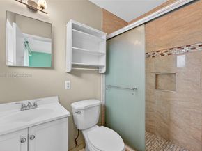 1919 NW 38th St, Oakland Park FL 33309