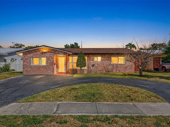 1919 NW 38th St, Oakland Park FL 33309