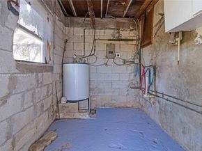 1721 NW 51st St, Miami FL 33142