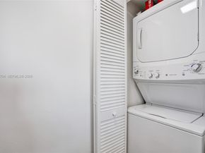 31 SE 5th St 4112, Miami FL 33131