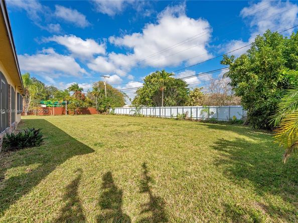 11325 SW 109th Ave, Miami FL 33176