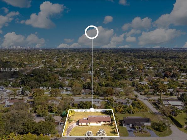 11325 SW 109th Ave, Miami FL 33176