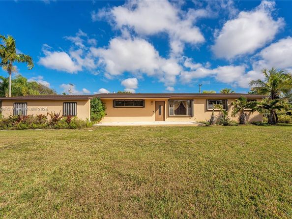 11325 SW 109th Ave, Miami FL 33176