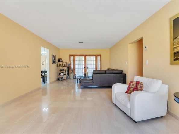 11325 SW 109th Ave, Miami FL 33176
