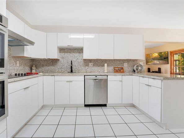 11325 SW 109th Ave, Miami FL 33176