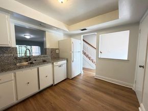 8605 NW 35th Ct G, Coral Springs FL 33065