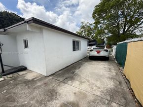 6404 Meade St, Hollywood FL 33024