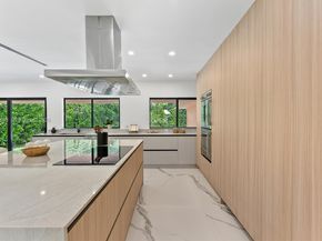 19731 NE 24th Ave, Miami FL 33180