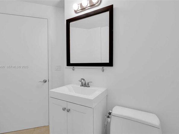 3131 NE 188th St 21005, Aventura FL 33180