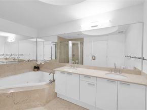 3131 NE 188th St 21005, Aventura FL 33180