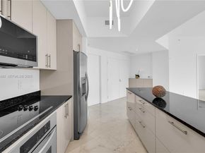 3131 NE 188th St 21005, Aventura FL 33180