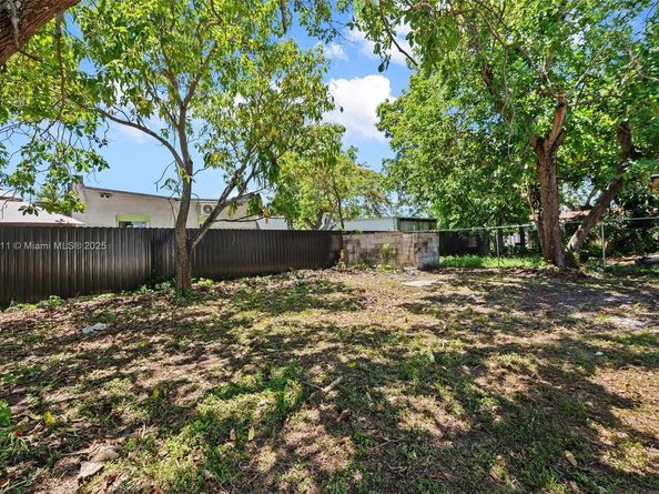 7525 NW 15th Ave, Miami FL 33147