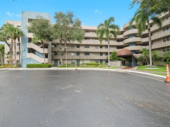 900 Colony Point Cir 414, Pembroke Pines FL 33026