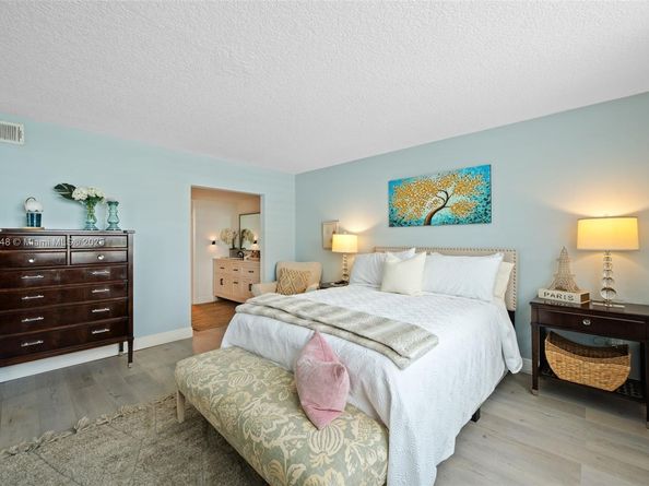 900 Colony Point Cir 414, Pembroke Pines FL 33026