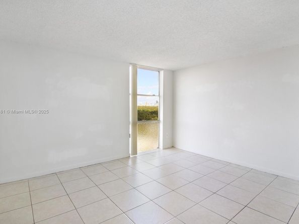 2350 NE 135th St 1111, North Miami FL 33181