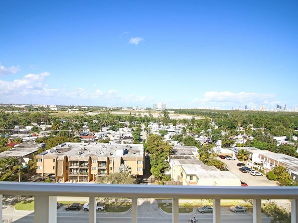 2350 NE 135th St 1111, North Miami FL 33181