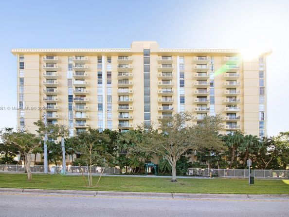 2350 NE 135th St 1111, North Miami FL 33181