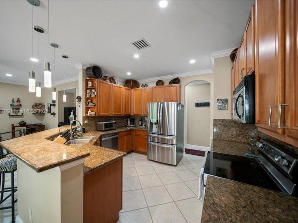 4309 W Whitewater Ave, Weston FL 33332
