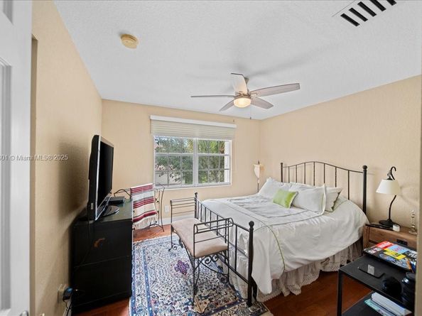 4309 W Whitewater Ave, Weston FL 33332