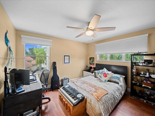 4309 W Whitewater Ave, Weston FL 33332