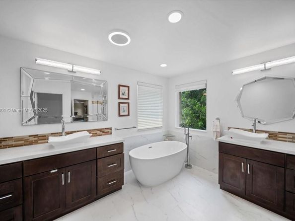 4309 W Whitewater Ave, Weston FL 33332