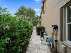 4309 W Whitewater Ave, Weston FL 33332