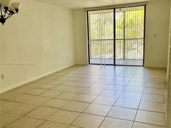 6800 Cypress Rd 408, Plantation FL 33317