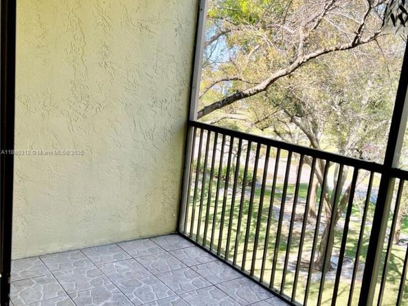6800 Cypress Rd 408, Plantation FL 33317