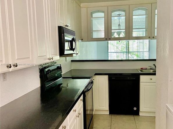 6800 Cypress Rd 408, Plantation FL 33317