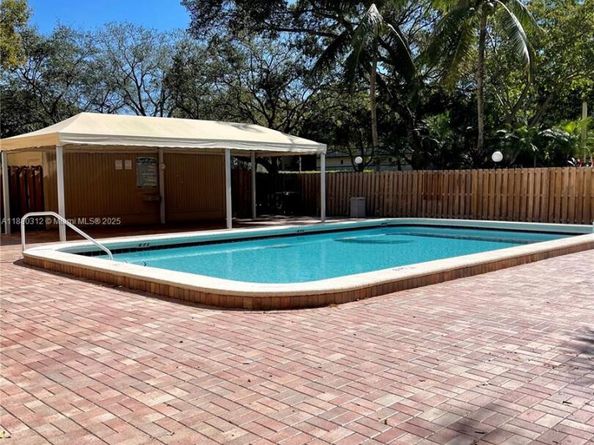 6800 Cypress Rd 408, Plantation FL 33317