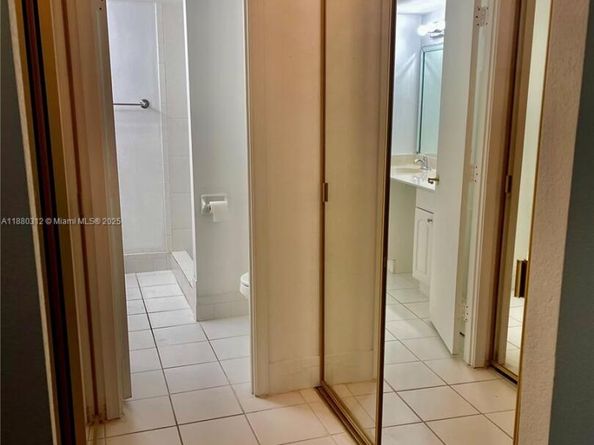6800 Cypress Rd 408, Plantation FL 33317