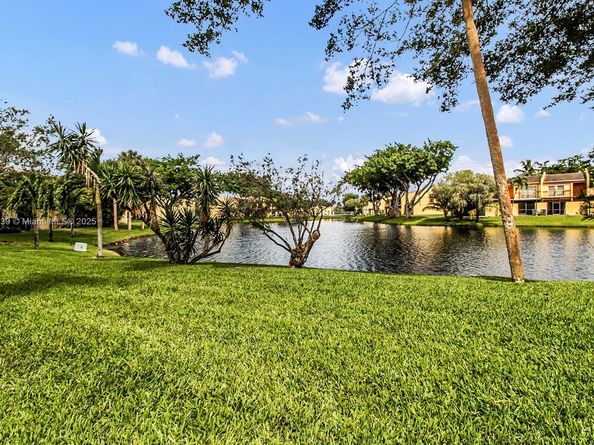9351 NW 14th Ct 247, Pembroke Pines FL 33024