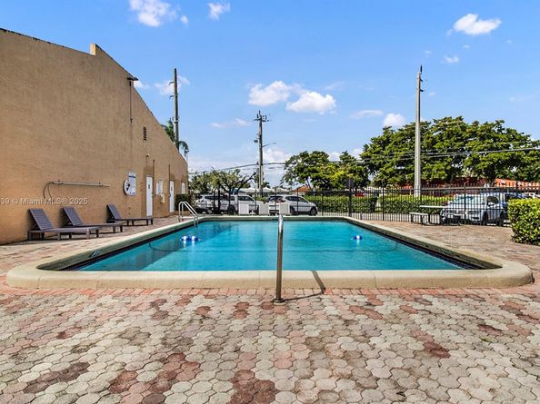 9351 NW 14th Ct 247, Pembroke Pines FL 33024