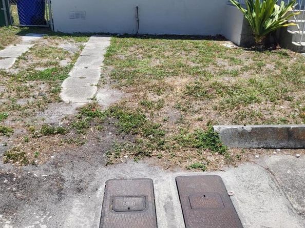 640 - 642 NW 77th St, Miami FL 33150