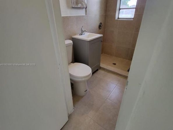 640 - 642 NW 77th St, Miami FL 33150