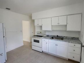 640 - 642 NW 77th St, Miami FL 33150