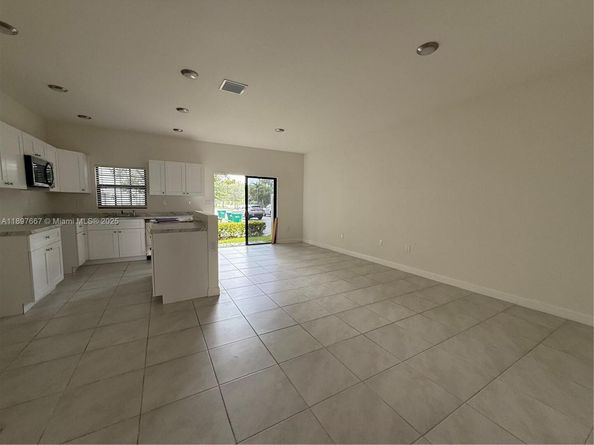 1106 SW 7th Ct, Florida City FL 33034