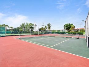 9420 S Hollybrook Lake Dr 206, Pembroke Pines FL 33025
