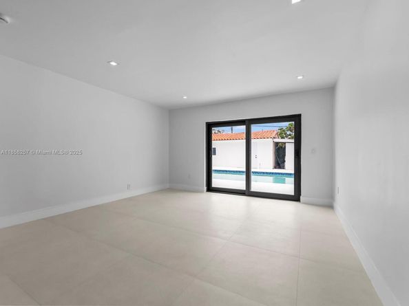 1221 Biarritz Dr, Miami Beach FL 33141