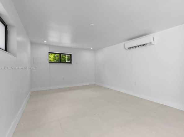1221 Biarritz Dr, Miami Beach FL 33141
