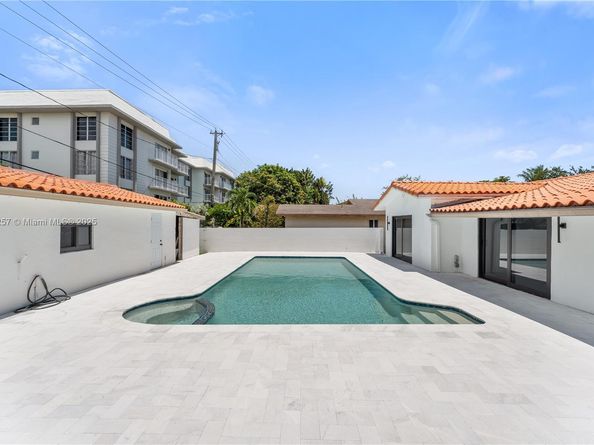1221 Biarritz Dr, Miami Beach FL 33141