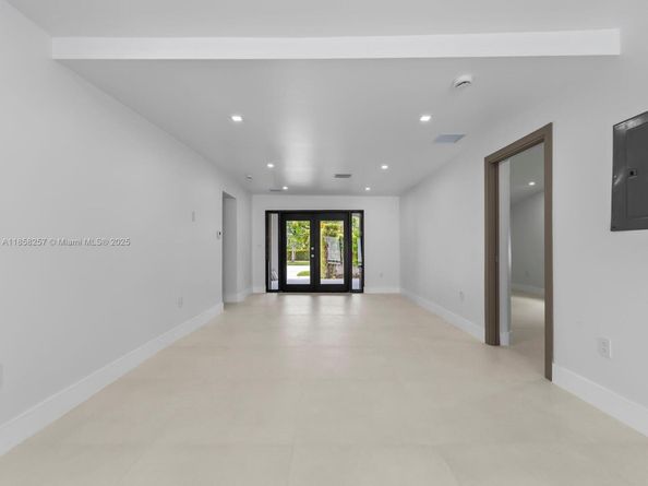 1221 Biarritz Dr, Miami Beach FL 33141