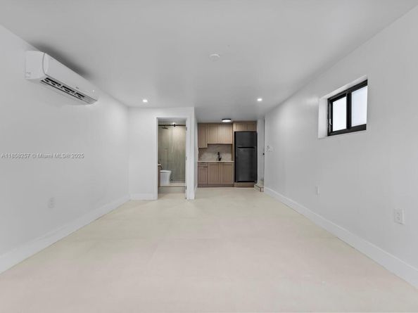 1221 Biarritz Dr, Miami Beach FL 33141